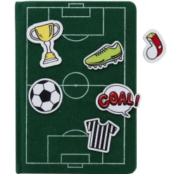 A5-notatbok med grønt filtomslag og fotballbane + 6 borrelåsmerker. 64 ark / 80 g/m²