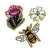 Strykemerke Garden 3 stk. Gullglitrende blomster og en bie, Ø30–45 mm